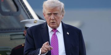 Trump privately backs steep tariffs on Russia’s trade partners – US senator