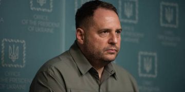 US secretly drafting new Ukraine peace plan with Russian input – Axios