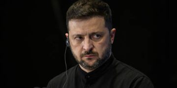 Zelensky sent aide to US talks to ‘protect’ him from corruption probe – media