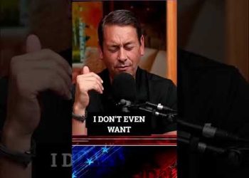 Canadian Farmers’ Nightmare: Ostriches Targeted by CFIA? #shorts