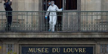 Statue of Liberty replica in Brazil toppled by strong winds (VIDEO)