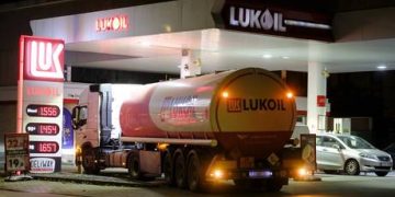 Ex-Pornhub owner looking to buy Russian oil giant’s Western assets – Reuters