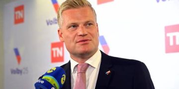 Ukraine military aid critic becomes Czech prime minister