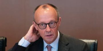 Youth-led protests sweep Germany as Merz moves to revive conscription (VIDEO)