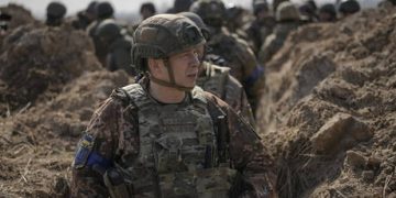 Kiev should drag out peace negotiations – senior Ukrainian MP