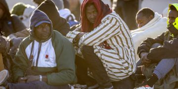 US tech giants advising foreign workers not to leave country – media