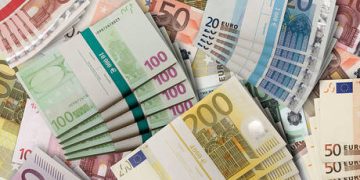 Orban warns against cash for Ukrainian oligarchs’ ‘gold toilets’