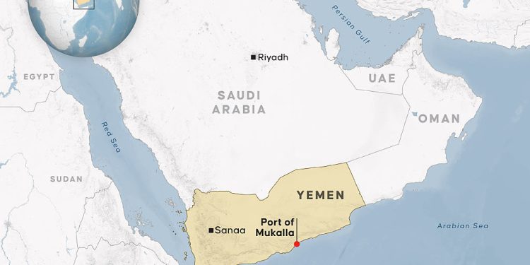 Saudi-led coalition bombs key Yemen port