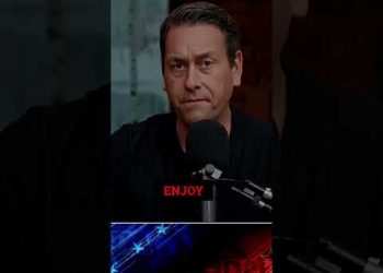 UFO Whistleblower EXPOSES Secret Moon Bases & Med Beds! #shorts