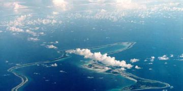 Trump slams UK for returning territory to former colony