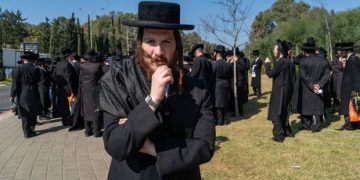 Bus runs over ultra-Orthodox Jews protesting in Jerusalem (VIDEO)