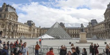 Police discover hideout for $100 million Louvre jewel heist – Le Parisien