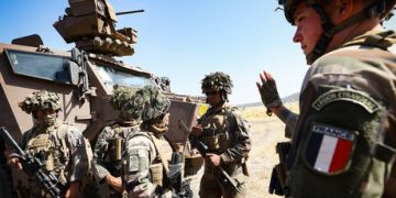 France launches military recruitment drive