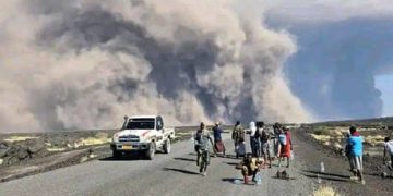 Volcano eruption in Russia sends ash seven kilometers high (VIDEO)