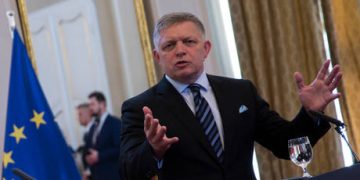 ‘Imagine Russia captured Zelensky’: Correa exposes hypocrisy after US kidnaps Maduro 