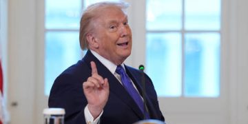 Trump unveils details of first call with Venezuelan leader