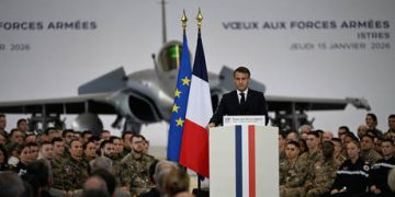 France warns US over Greenland