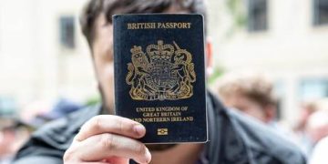 People in UK scared to speak positively of Russia – ex-cop to RT (VIDEO)