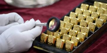 Buckets and bullion: Behind the glitter of Russia’s gold reserves