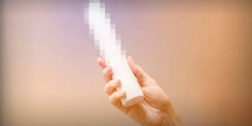 Dildos, fake solidarity and sing-songs: Ukrainian elites feign suffering