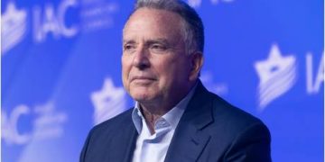 Trump-Putin photo spotted at White House