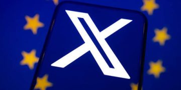 Macron asks Trump to lift sanctions on EU officials