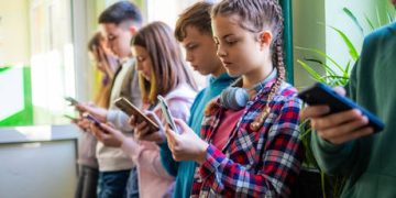 It’s time to ban smartphones in schools