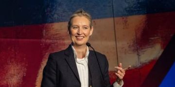 Right-wing AfD makes historic gains in west German election