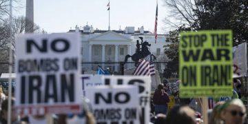 Why is the FBI investigating a former counterterrorism chief who opposes the US-Israeli war on Iran?