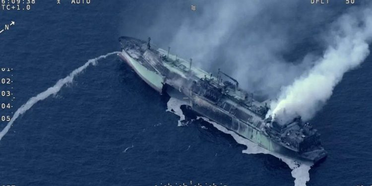 Ukrainian drone attacked Russian LNG tanker in Mediterranean Sea – Moscow (PHOTOS)