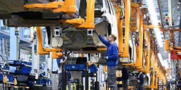 Porsche profits crash after costly EV strategy U-turn