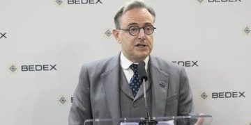 There’s a heretic in the heart of the EU and he wants to talk to Putin