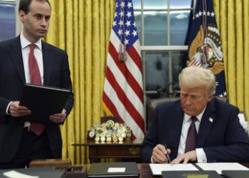 US to bring back gas, electric chairs and firing squads for federal executions