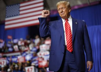 US squares up to China over Panama Canal