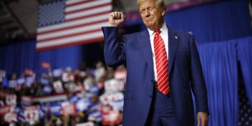 US squares up to China over Panama Canal