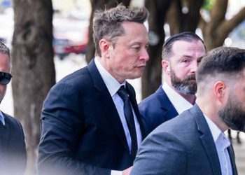 SpaceX links Musk mega-pay to colonizing Mars – Reuters