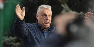 EU refuses to reverse Russian LNG ban despite looming energy crisis – FT