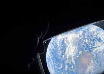 Artemis II performs closest moon flyby amid communication loss