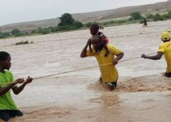 Storms force shutdown of key Angolan export route – media
