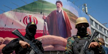 US says Iranian trade through Strait of Hormuz fully halted