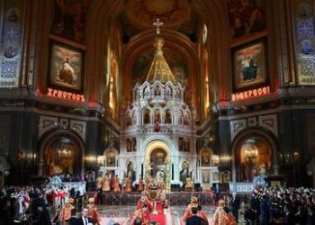 Roscosmos delivers Holy Fire from Jerusalem to Moscow (VIDEOS)