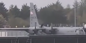 Major fire erupts at UK base used for US bombers (VIDEOS)