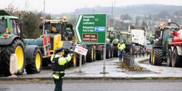 New IRA behind Northern Ireland car bomb – UK police