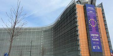 Italian deputy PM calls for return to Russian energy imports