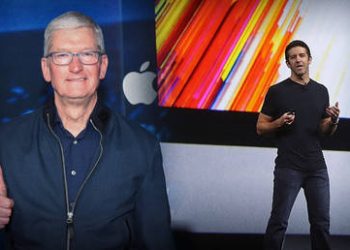 Trump recalls a*s-kiss in Tim Apple tribute