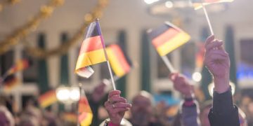 Germans back tougher limits on migrant benefits – poll