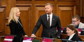 EU state revokes mandate of local MP prosecuted for speaking Russian