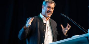 German army invites nearly 200,000 young people to join