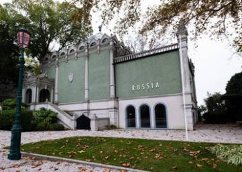 Venice Biennale jury resigns citing ICC cases against Russia and Israel