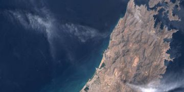 US threatens sanctions over payments to Iran for Hormuz passage